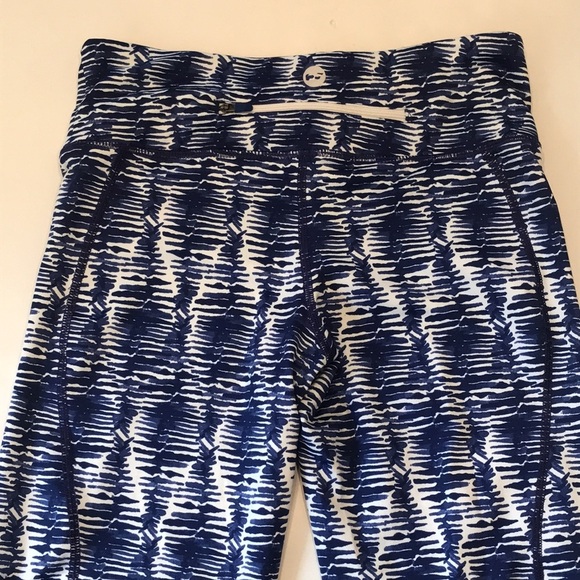Vineyard Vines Watercolor Lines Printed Performance Leggings - Picture 9 of 11